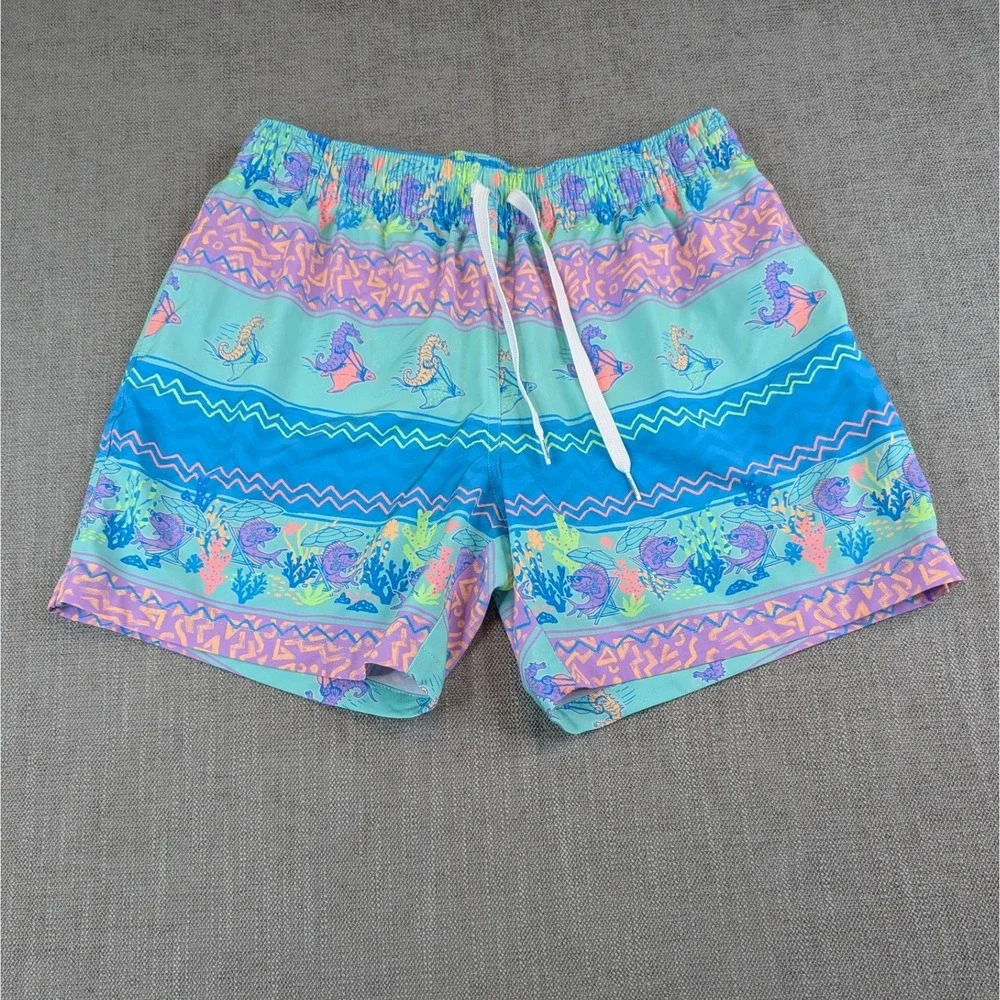 Chubbies Swim Trunks Mens M Blue Pink Seahorse Fish AOP Print 5.5 Inseam Stripes
